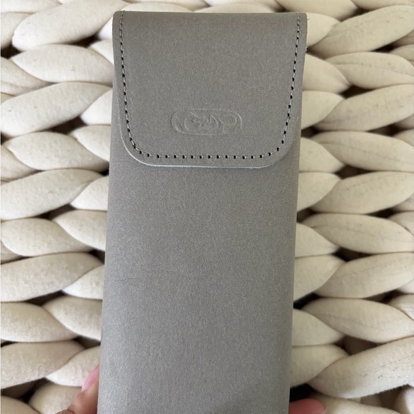 NWT sunglasses - Picture 2 of 4